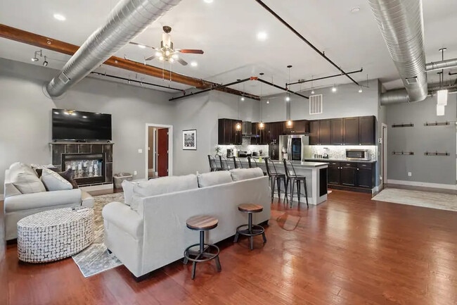 Building Photo - 1260 W 4th St Unit SI ID1593984P