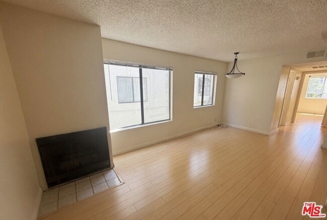 Photo - 13406 Moorpark St Unit 102
