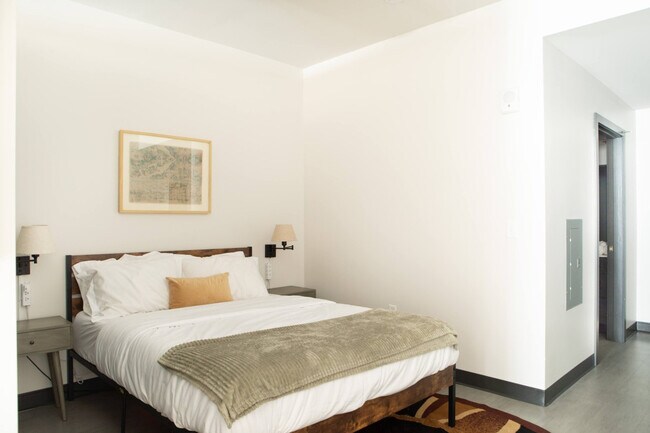 Photo - 333 W State St Unit SI ID1568808P
