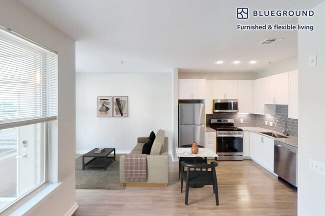 Building Photo - 333 Great River Rd Unit FL2-ID2412A