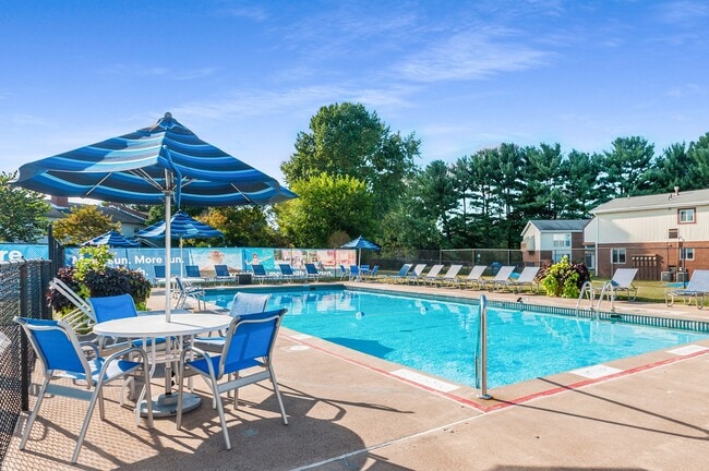 Building Photo - Oxford Manor Apartments and Townhomes