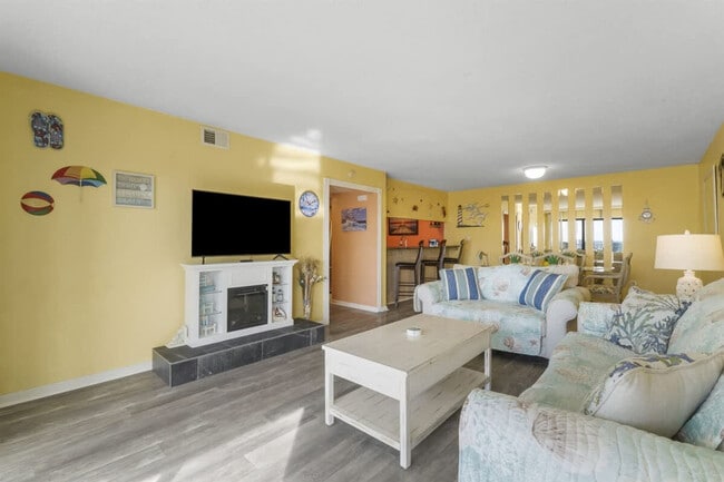 Building Photo - 8815 Thomas Dr Unit FL2-ID1354927P