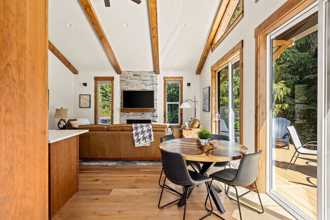 Building Photo - 89192 US-26 Unit ID1299049P