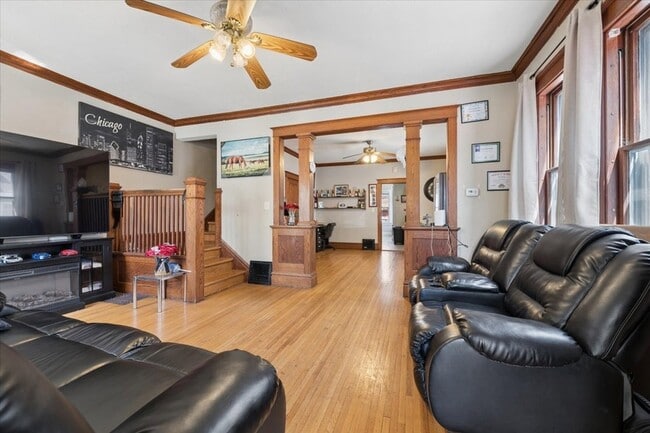 Photo - 362 Evans Ave