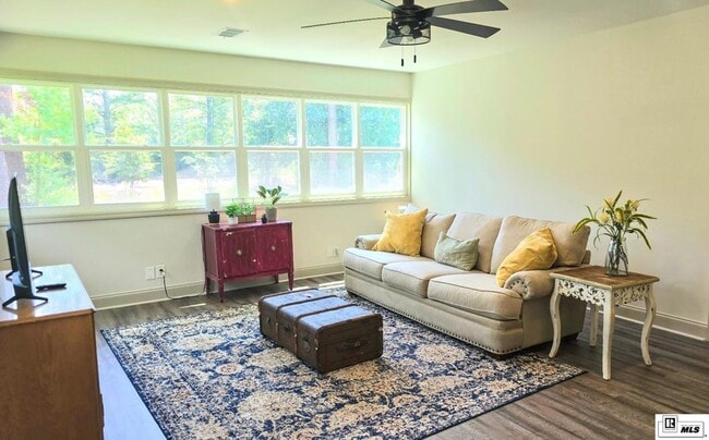 Photo - 923 Fortune Dr