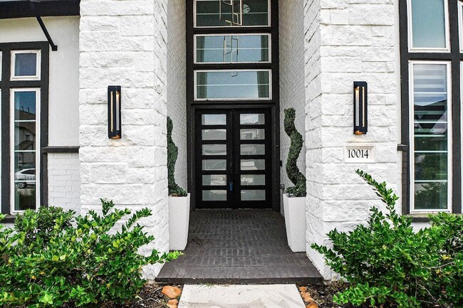 Photo - 10014 Oakwood Trl
