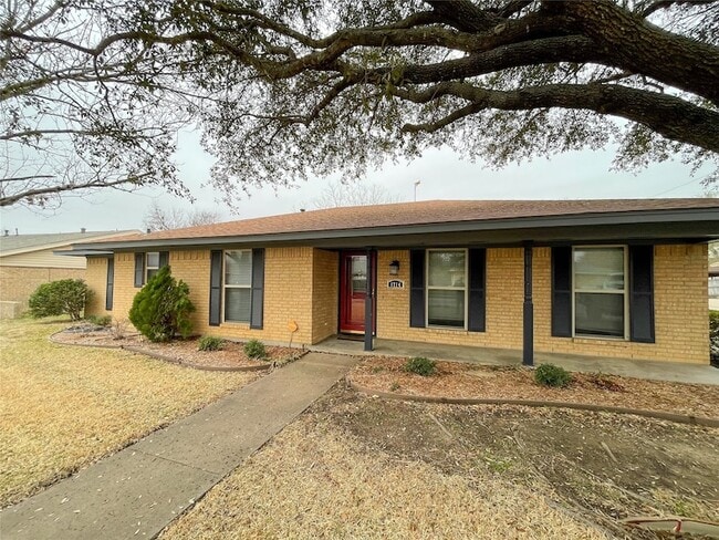 Building Photo - 1714 Crescent Dr