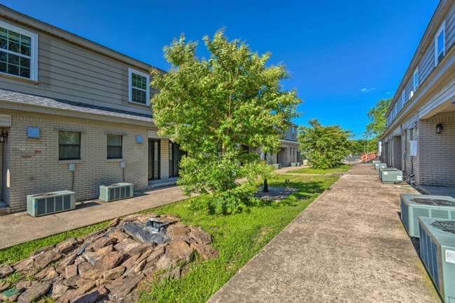 Photo - 798 S Cedar St Unit ID1296522P