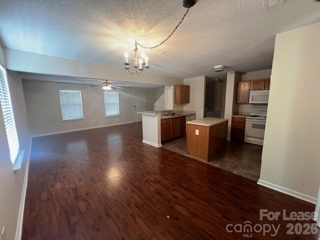 Photo - 176 English Hills Dr