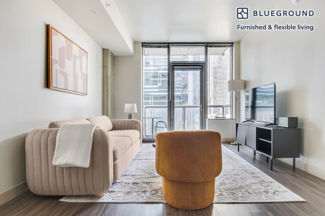 Building Photo - 2121 6th Ave Unit FL4-ID908