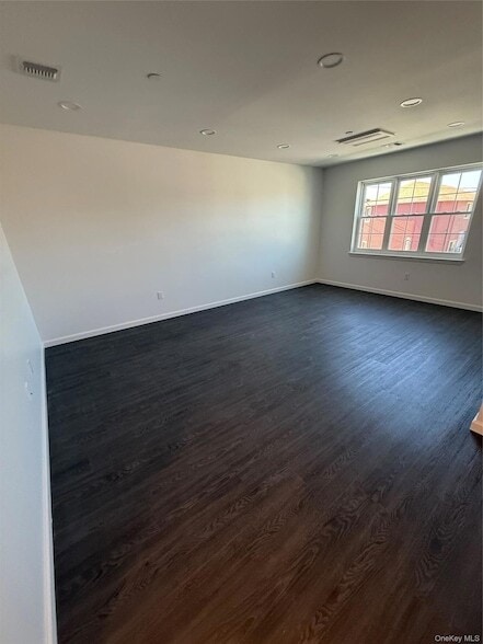 Photo - 3-38 B 46 St