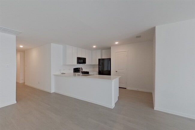 Photo - 827 Ginkgo Wy