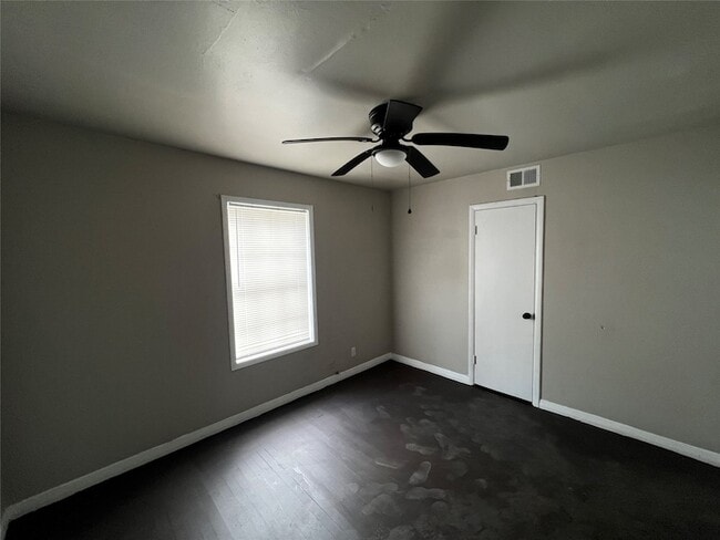 Photo - 1380 Fairway St