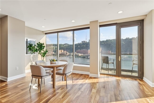 Photo - 151 Fort Pitt Blvd Unit 702