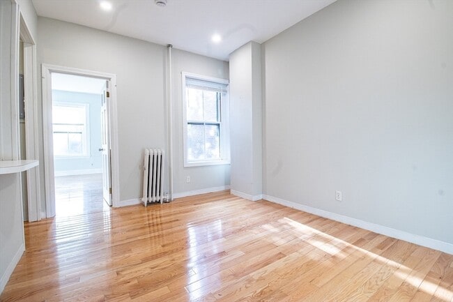 Photo - 36 Winchester St Unit 6