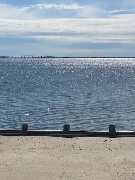 Photo - 25 Shinnecock Rd