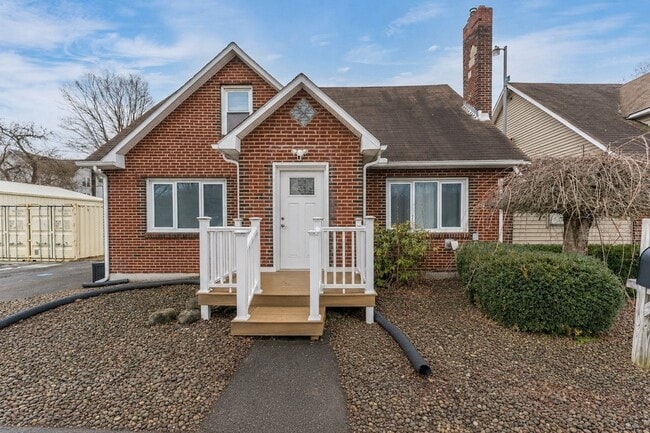 Building Photo - 9578 Vestal Pkwy W Unit 2
