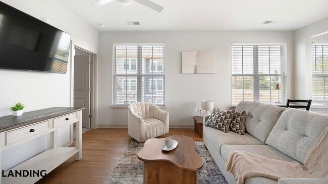 Photo - 3237 Memorial Blvd Unit 6208