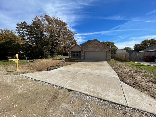 Photo - 721 Hillburn Dr