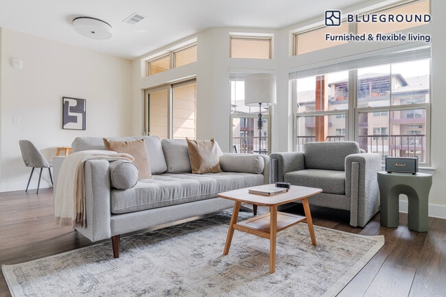 Building Photo - 1501 W Howard Ln Unit FL5-ID361