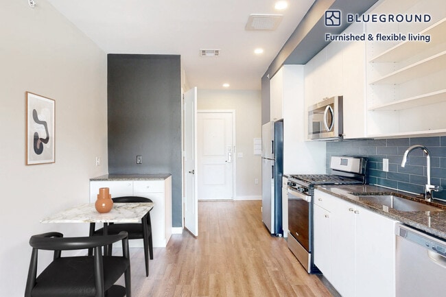 Photo - 79 Alexander St Unit FL3-ID3399A