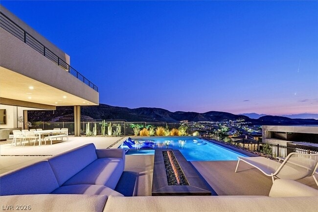 Photo - 807 Magnum Cliff Ct