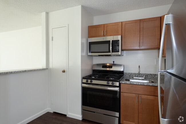 1BR, 1 BA - 800 SF - The Aspen