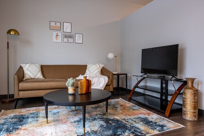 Photo - 2301 Ingersoll Ave Unit ID1036744P