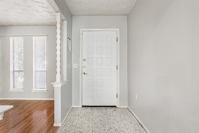 Photo - 2732 Parkhaven Dr