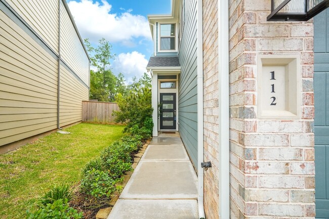 Photo - 112 Red Cascade Trl