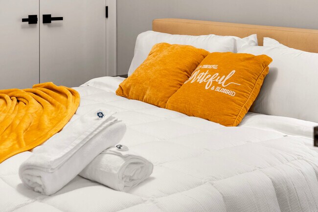 Photo - 318 W Grand Ave Unit ID1244920P