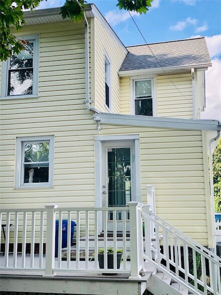 Photo - 27 Lydecker St