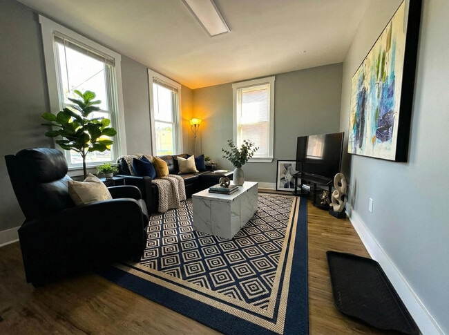 Building Photo - 203 S Dupont St Unit SI ID1604256P