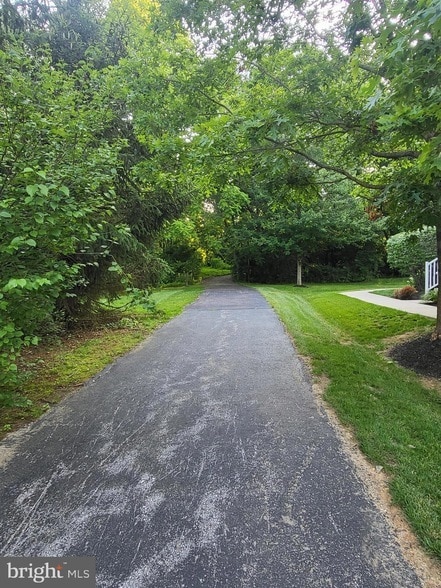 Photo - 284 Flagstone Rd