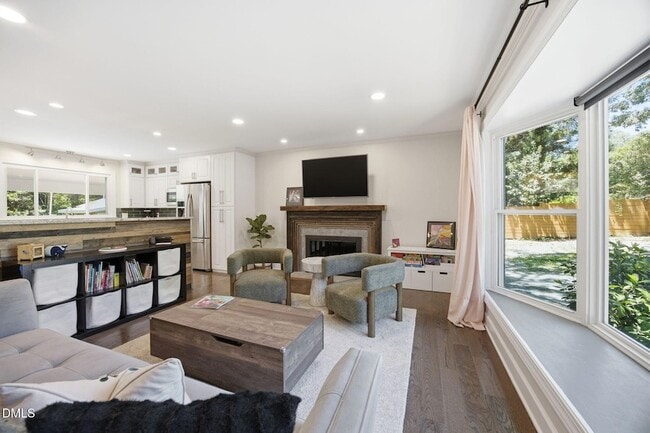 Photo - 603 N Estes Dr