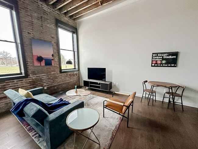 Photo - 500 W 7th St N Unit ID1352445P