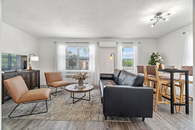 Photo - The Riv on the Greenway!