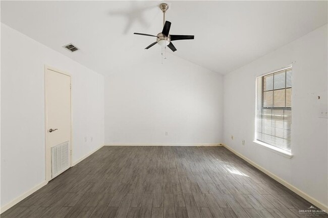 Photo - 901 Galveston Ave W