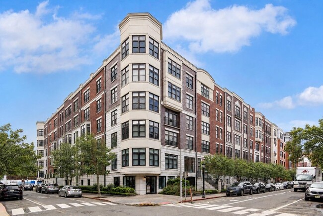 Photo - 1300 Grand St Unit 417