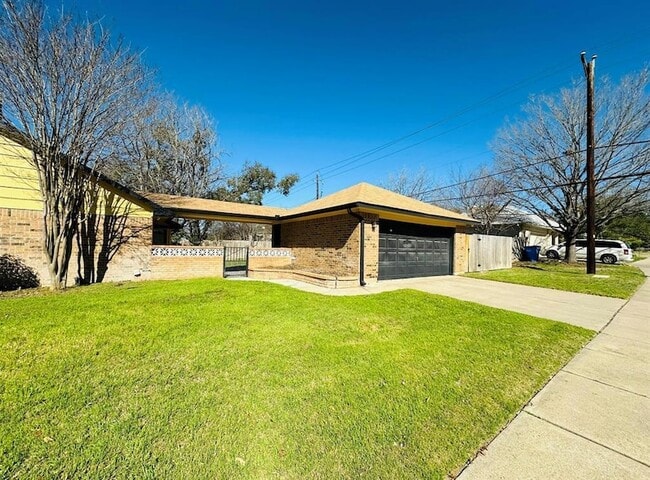 Photo - 306 Applewood Dr