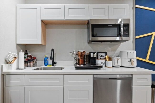 Photo - 4117 W Virginia Ave Unit SI ID1244356P