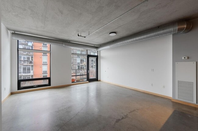 Photo - 720 N 4th St