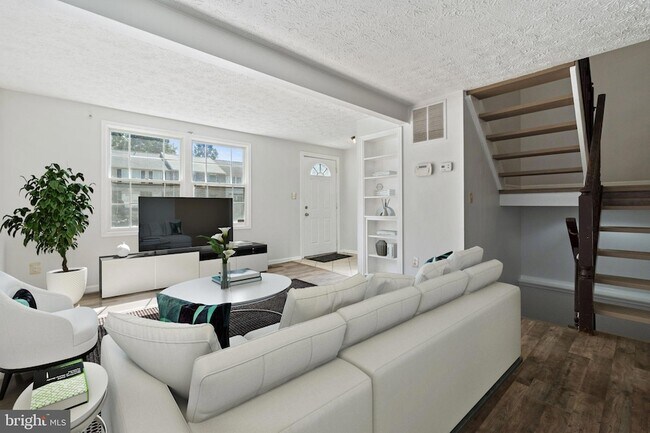 Photo - 3618 Wharf Ln