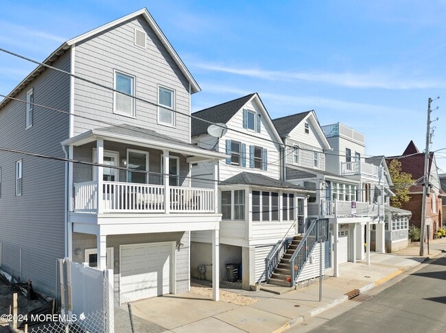 Building Photo - 19 Church St