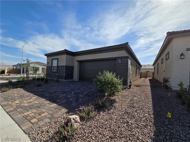 Photo - 852 Weston Ridge St