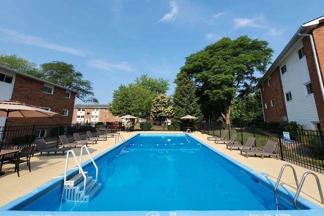 Building Photo - Pine Ridge