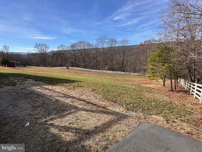 Photo - 22 Silverhill Ln