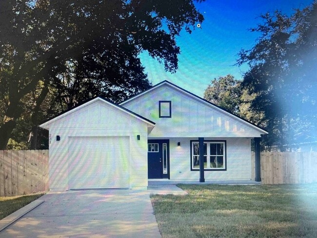 Building Photo - 231 Monterey Ave