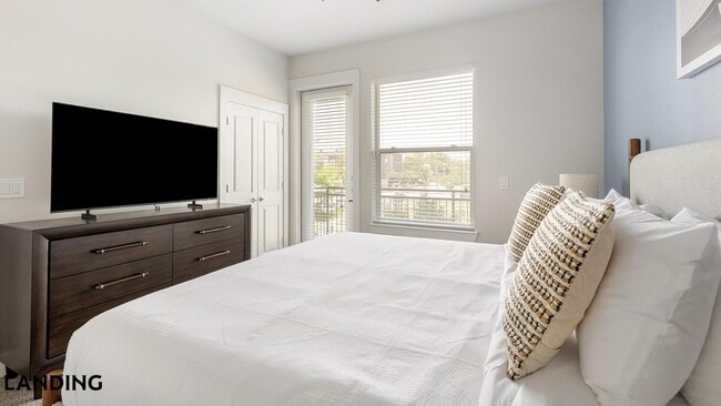 Photo - 4001 Ross Ave Unit 252