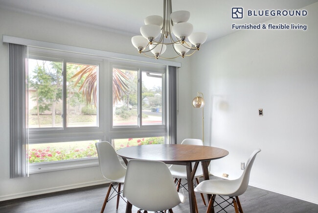 Photo - 5402 W 57th St